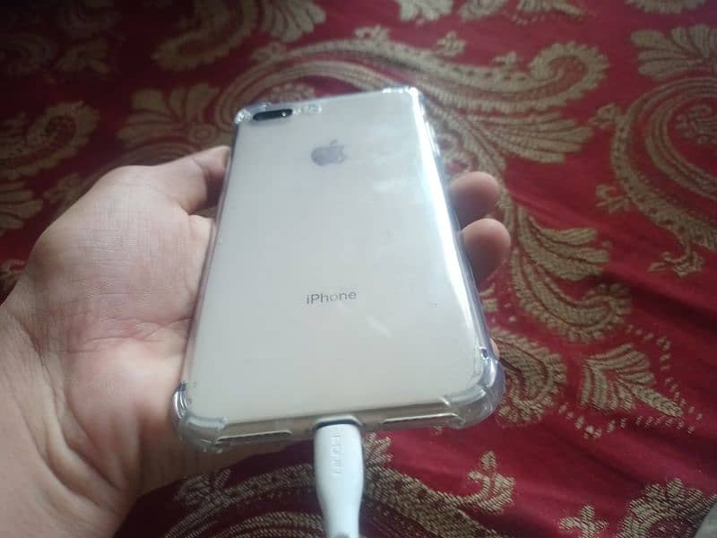 I phone 8plus 256gb tuch creck but best working bettry service PTA 1