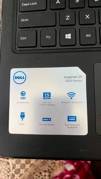 Dell insipron 15 3000 series 1