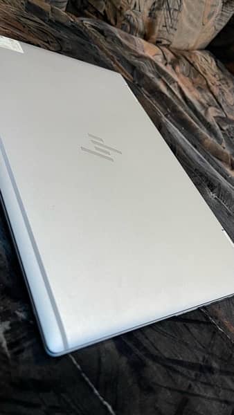 Hp elite book 360 routate full touch 8