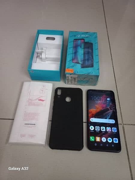 huawei honor 8c. 0