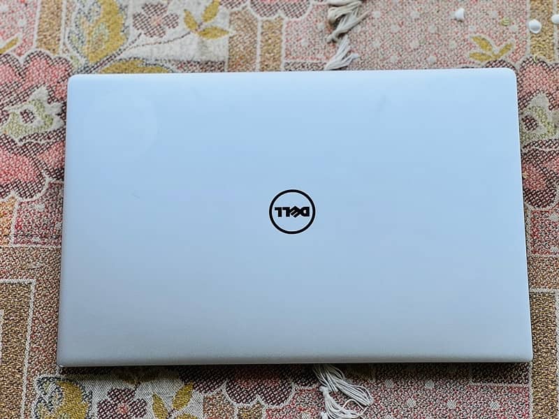 DELL XPS 9350 1