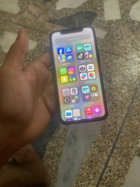 I phone 11 pro 64gb 1