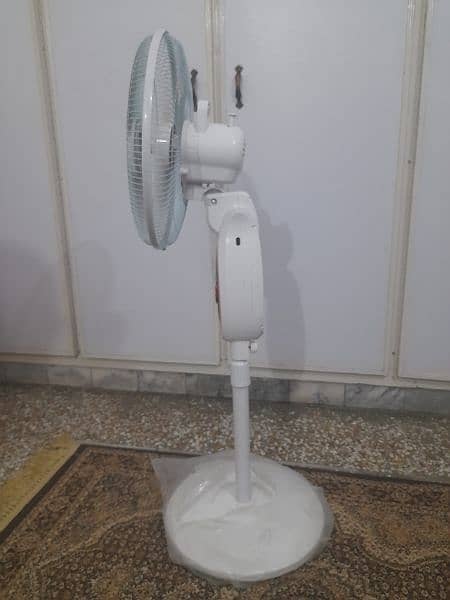 Sogo rechargeable fan 4