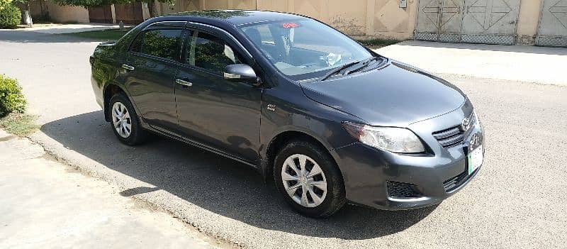 Toyota Corolla GLI 2010 (in Chashma Colony) 3