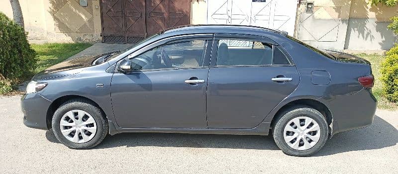 Toyota Corolla GLI 2010 (in Chashma Colony) 5