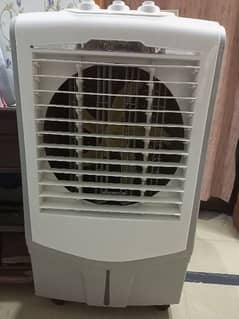Air cooler with ice bottles