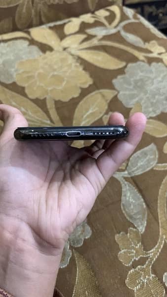 iphone x ,  256GB, colour  black  , non pta , battery  health  72 2