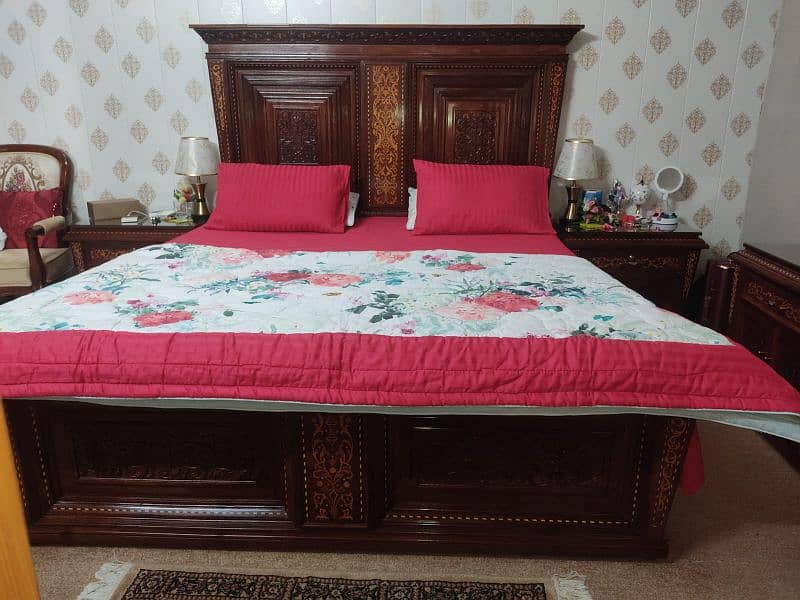 Beautiful chinioti style heavy wood king sized bed 5