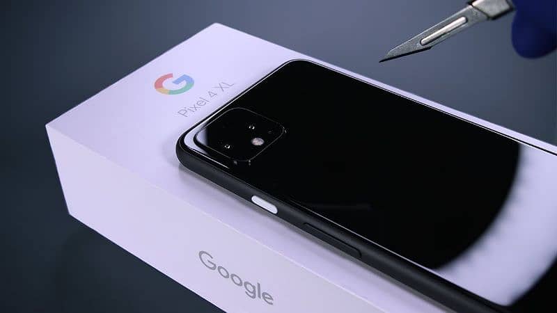 GOOGLE PIXEL 4 XL WITH BOX 6/64 ONLY 10 DAN USE ONE 3