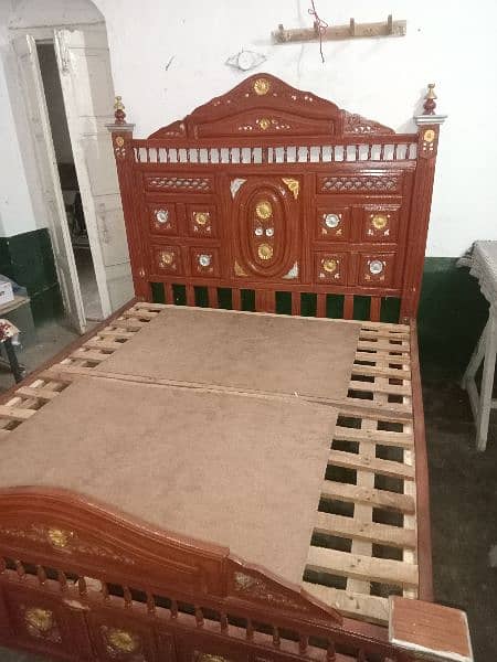 taali wood bed almost new not used 0