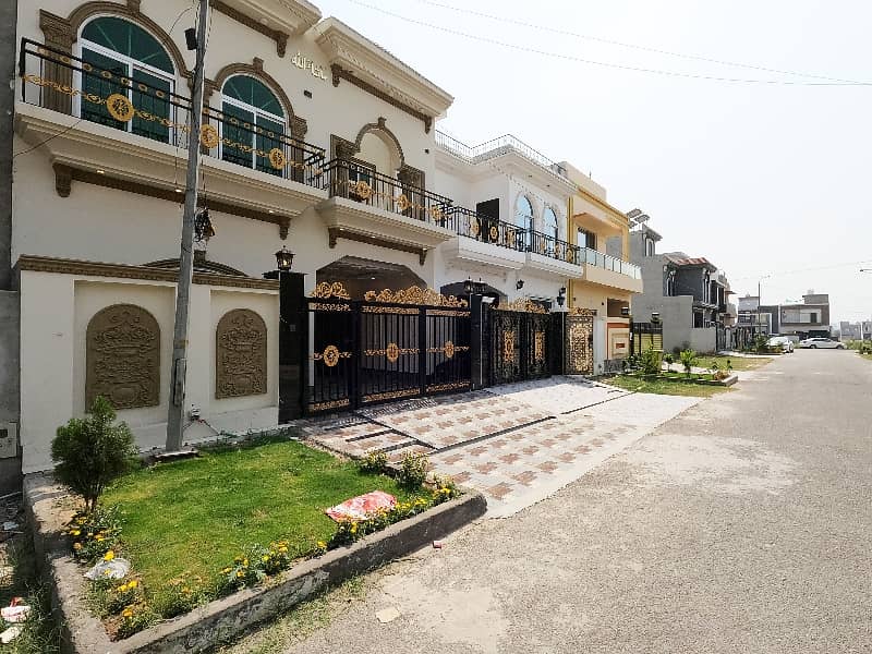 In Khayaban-E-Amin - Block L House For Sale Sized 5 Marla 1