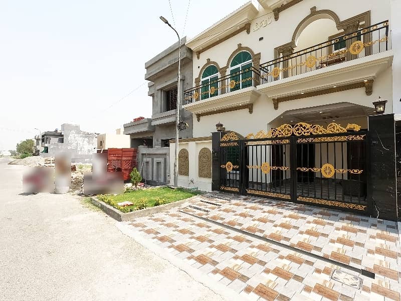 In Khayaban-E-Amin - Block L House For Sale Sized 5 Marla 3
