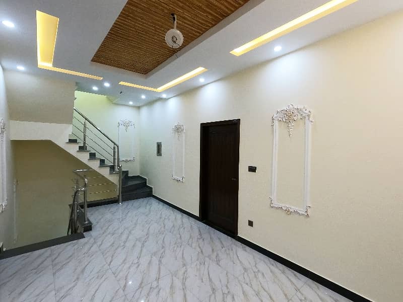 In Khayaban-E-Amin - Block L House For Sale Sized 5 Marla 14