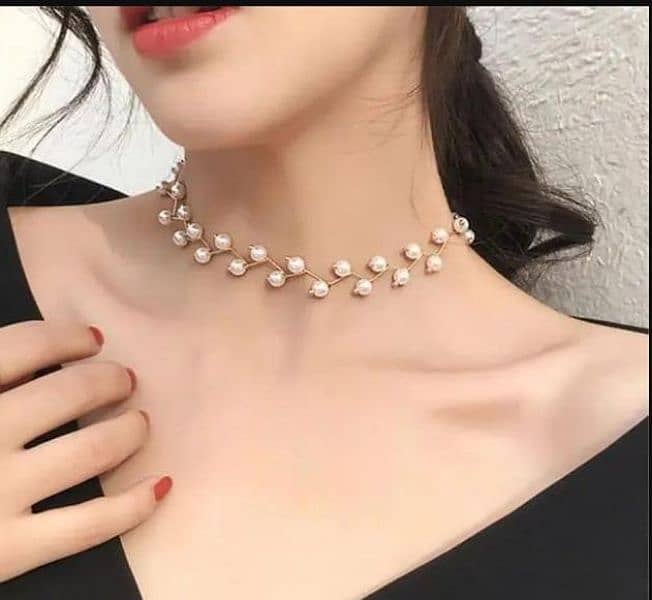 Pearl Neckline Necklace 1