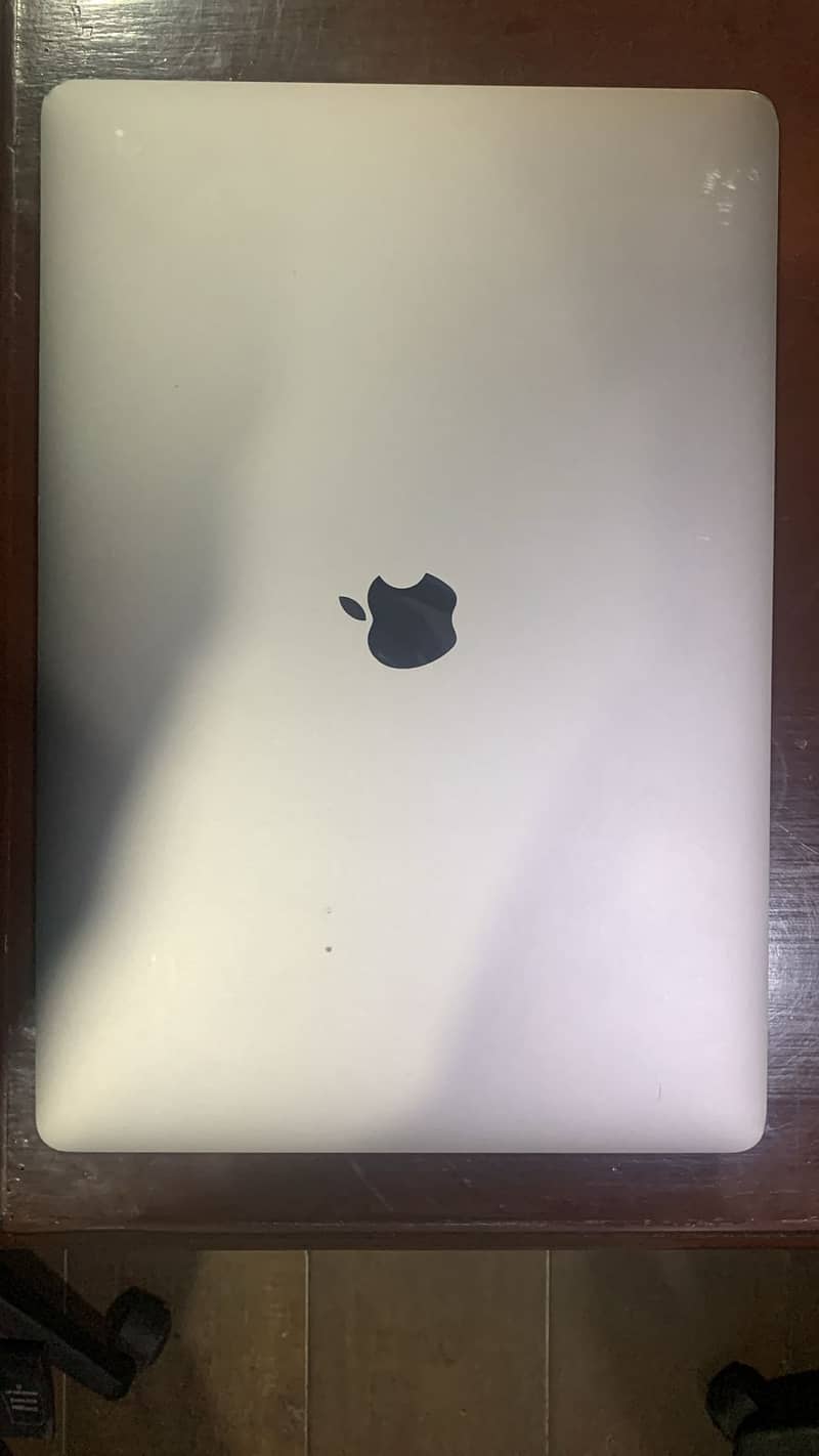 Apple Macbook pro i9 2Tb 9