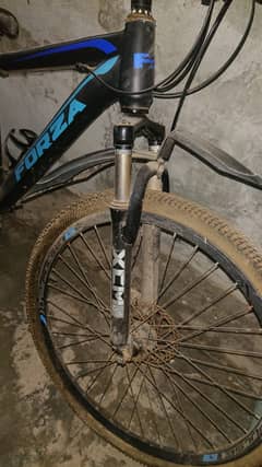 Bicycle with shocks disc break and gears front back both 0
