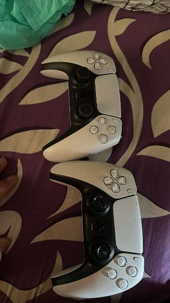 PS5 dualsense controllers 0