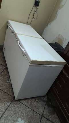 Refegernaitor and freezer for sale