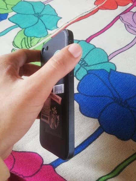 IPHONE SE2020 in GOOD CONDITION 1