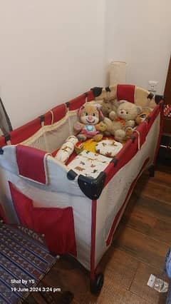 Crib in excellent condition