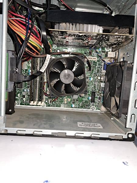 Gaming PC with Screen 4