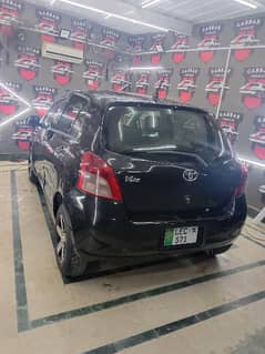 excellent condition vitz total genuine paint