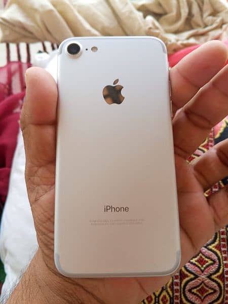 iphone 7 Pta approved. 128 GB all sim working.  only fingers not save 11