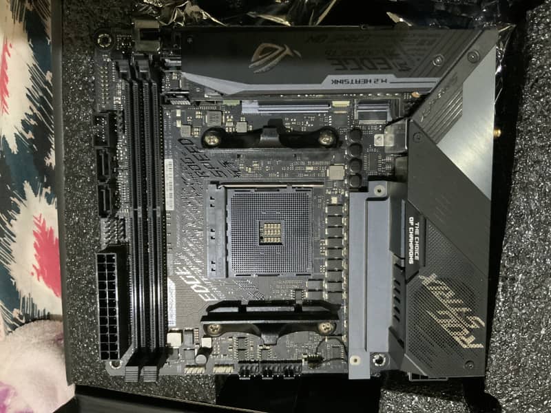 DEFECT! ASUS ROG X570 ITX MOTHERBOARD AM4 4