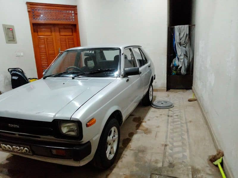 Toyota Starlet 1981 13