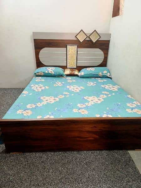 medium size bed with mattress and Woodrow w 1