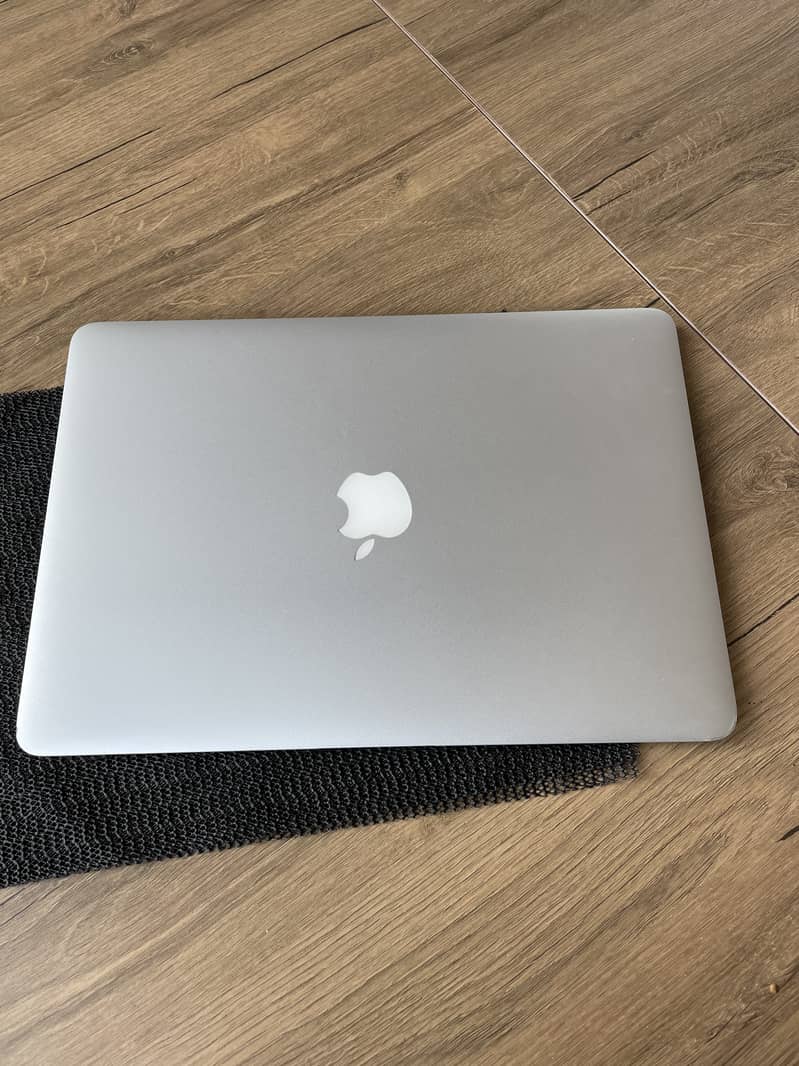 Apple Macbook Air Mid 2012 i5 0