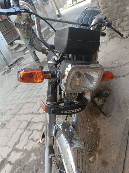 Honda cd 70 bike ready Pakistani engine 2011 model engine 1