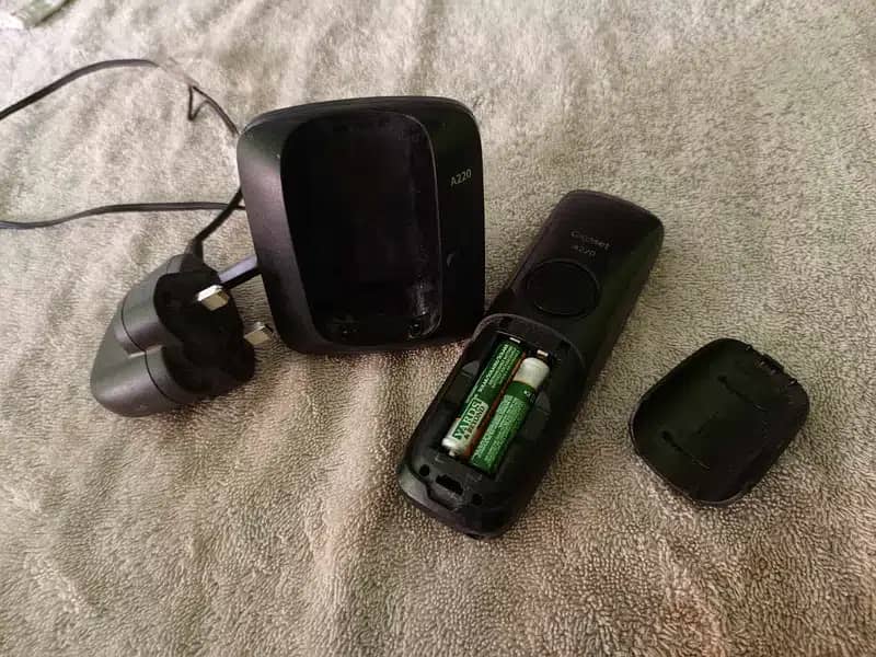 Gigaset A220 cordless phone 4