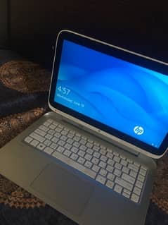 hp laptop smart with touch screen splittable to
