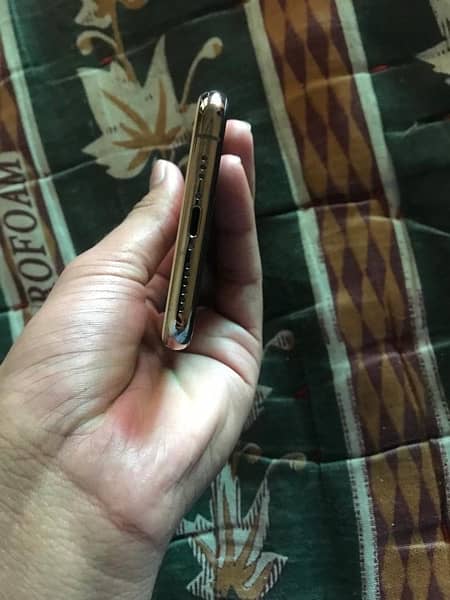 iPhone 11 Pro [ Golden 256 GB ] 3