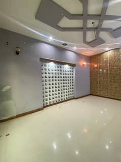 8 marla upper portion for rent in military account society main college road lhr
