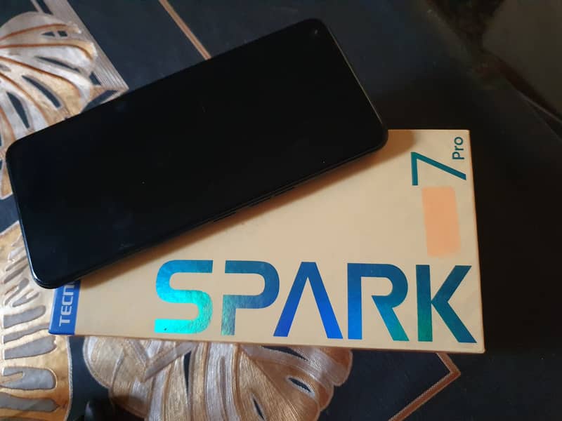 Tecno spark 7 pro 4/64 2