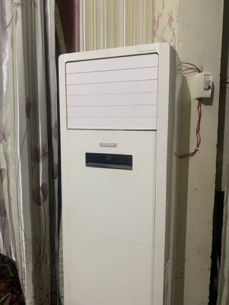 Gree 2 ton Ac new condition 1