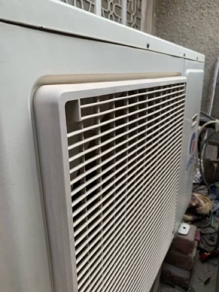 Gree 2 ton Ac new condition 2