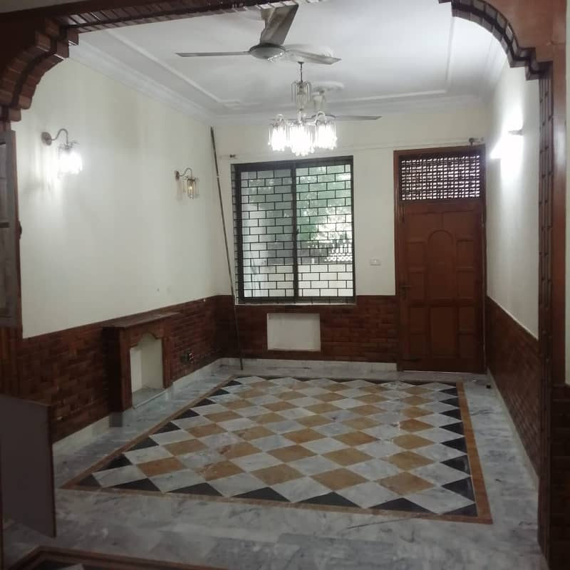 7 Marla Ground Portion Available for Rent in G-11 Islamabad 0