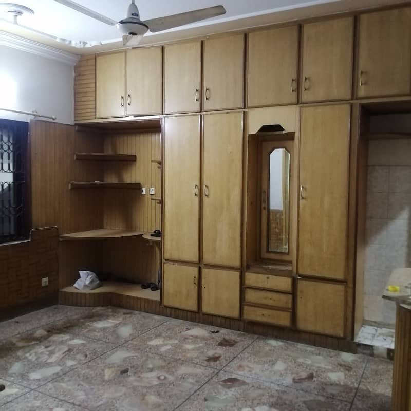 2 Bed Upper Portion Available for Rent in G-11 Islamabad 1