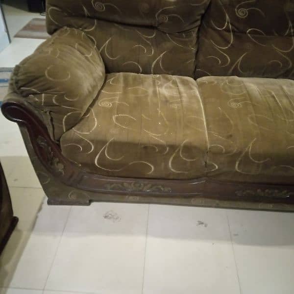 5 Seater sofa set in velvet 5