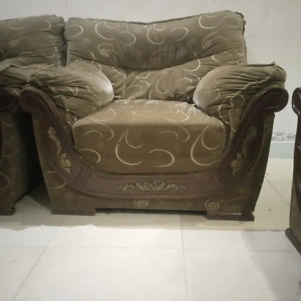 5 Seater sofa set in velvet 6