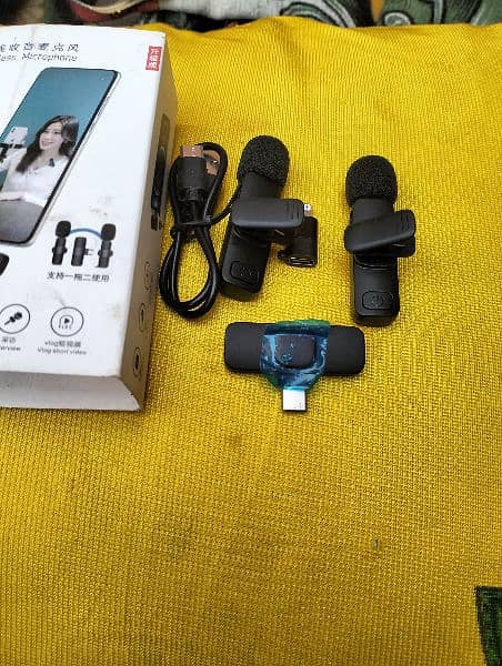 Wireless Microphones Dual
Use 2 month for sale new 4