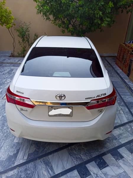 Toyota Altis Grande 2017 1