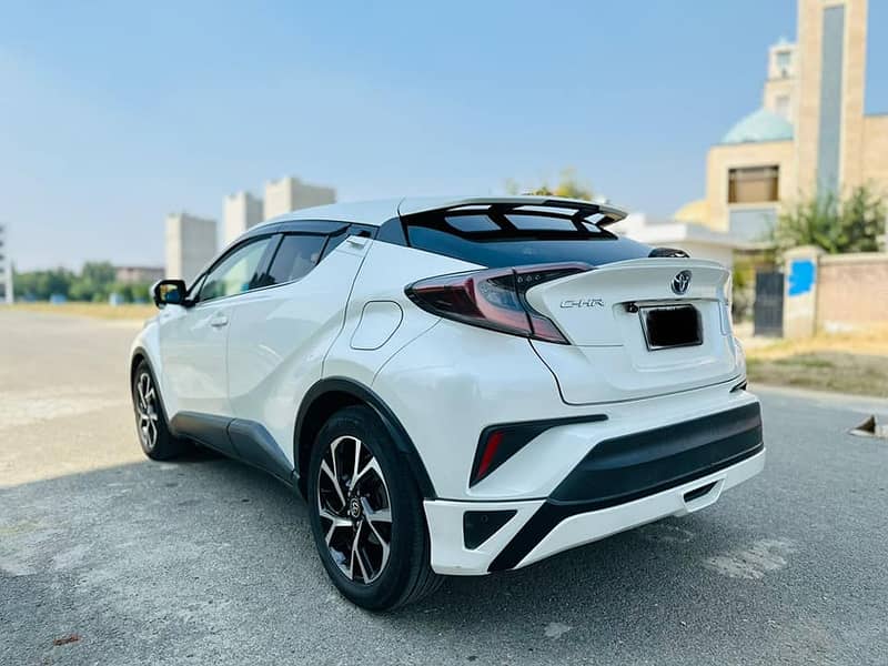 Toyota C-HR 2017/2022 (The best fuel average guaranteed) 8