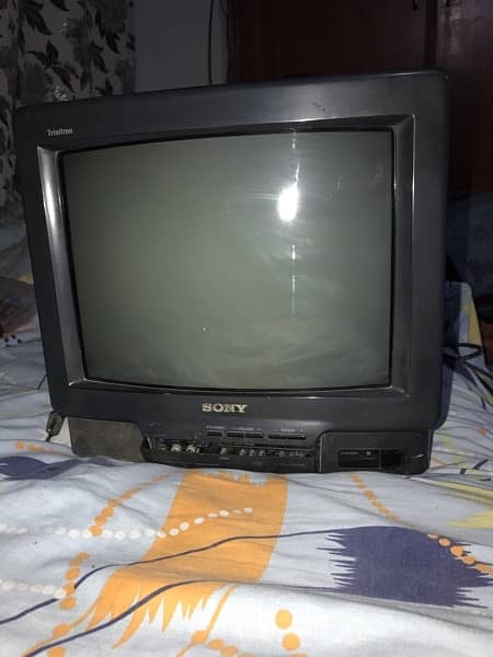 Old LG tv for sale 4
