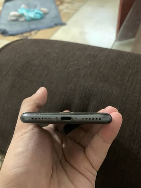 Apple Iphone 8 NON- PTA 4