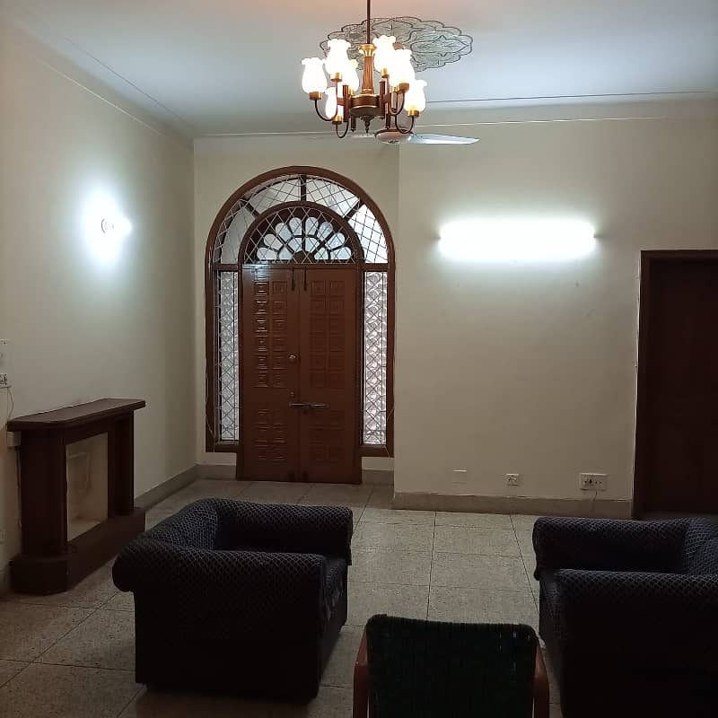 F10/4 Prime location House for sale 11