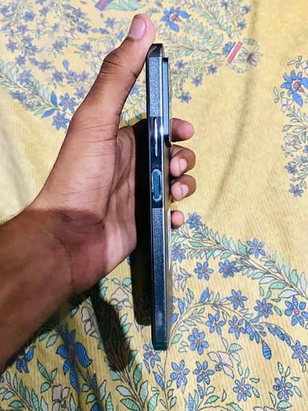 infinix zero 20 8+3/ 256Gb 3